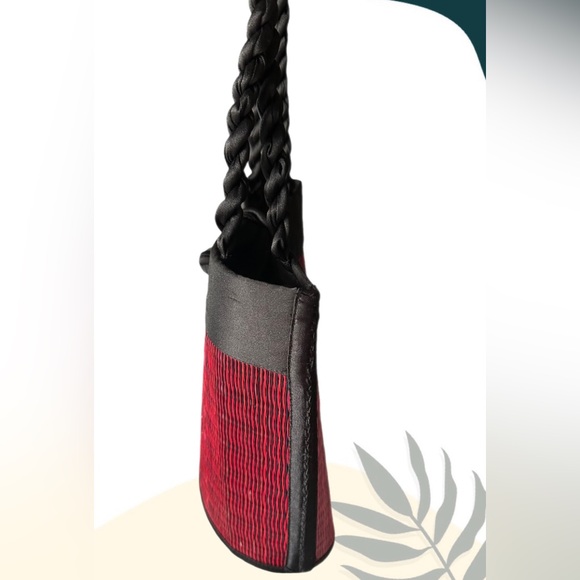 Baskets of Cambodia! Petite Curved Avi in Crimson Shoulder Bag - Picture 3 of 10